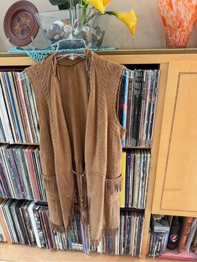 PRIlCE DROP: VTG, tag in pocket saddle brown LAMBSKIN SUEDE leather, IT size 46